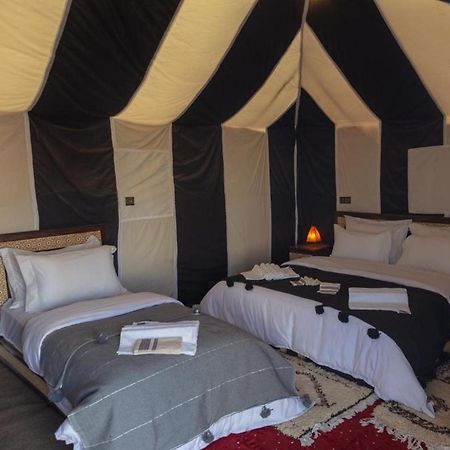 Zahra Luxury Desert Camp Мерцуга Екстериор снимка